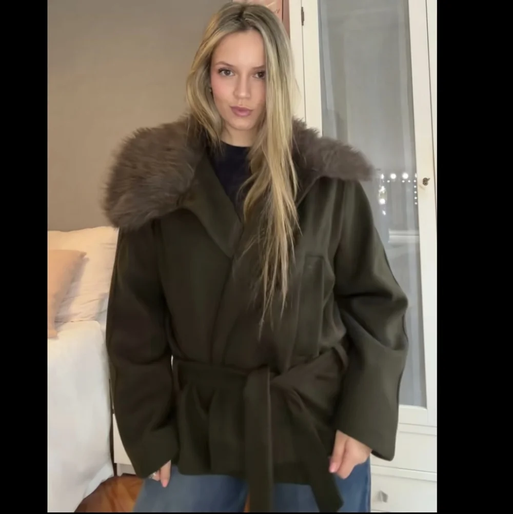 ZARA WOOL BLEND COAT WITH FAUX FUR COLLAR Size S_4